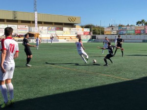 Manu Ruiz ha debutado hoy, teniendo pocas ocasiones de gol